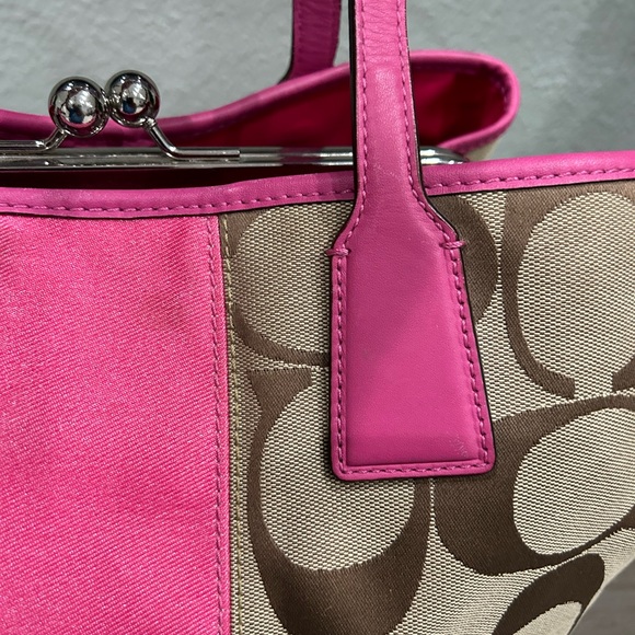 Authentic Signature Coach Satchel Handbag - Picture 5 of 13